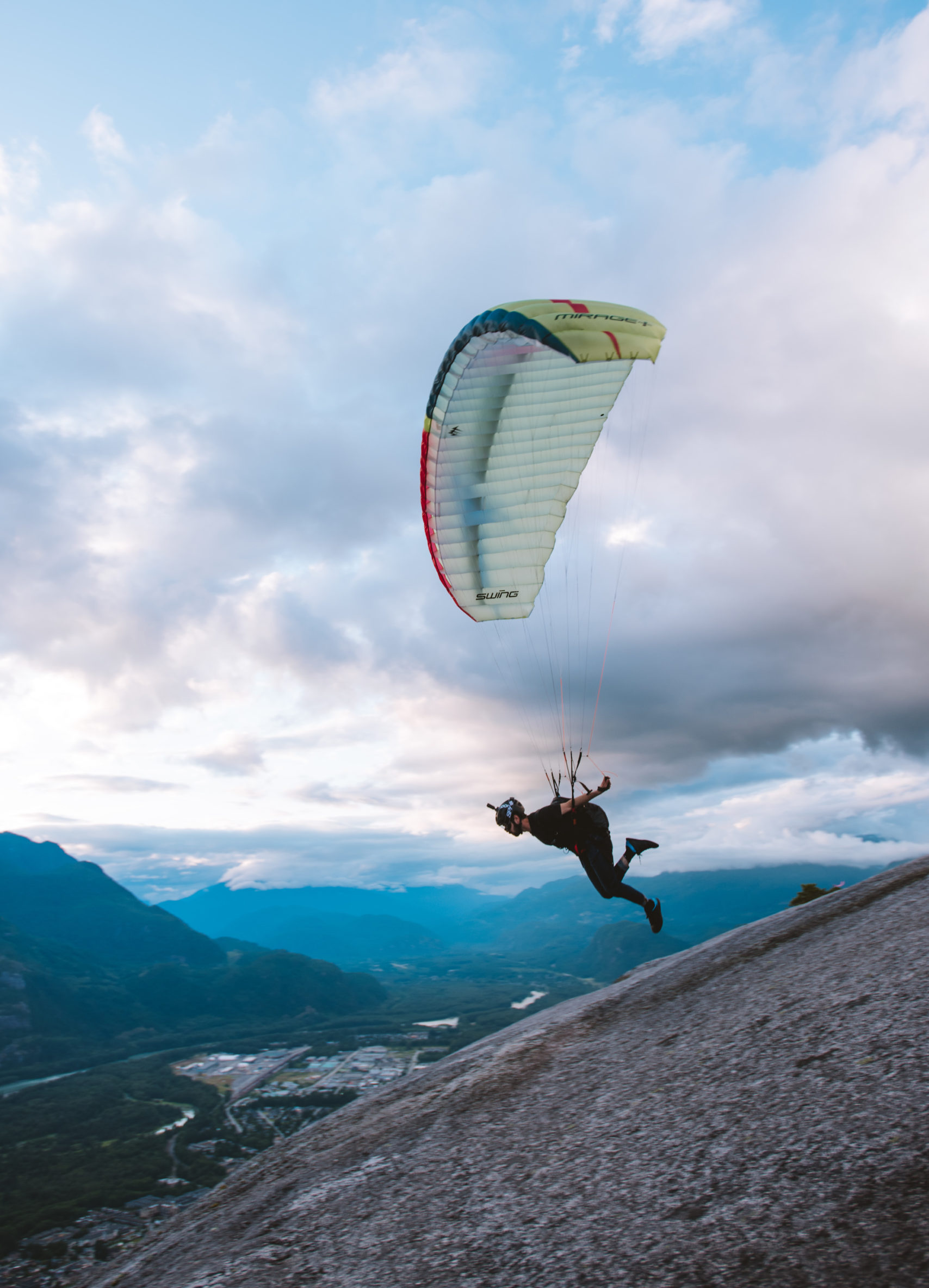 Paragliding Squamish Chief